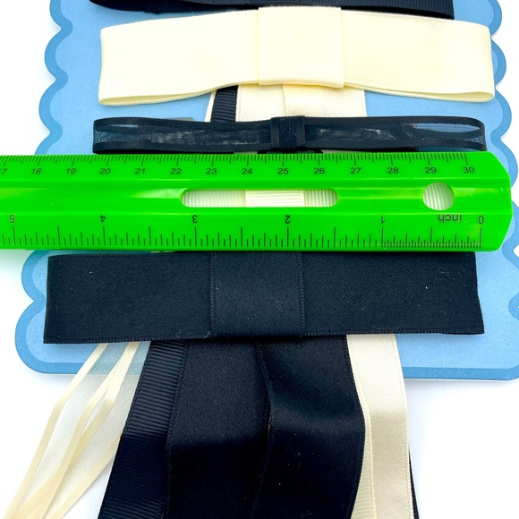 6 Cream & Black Bow Hair Barretts NWT - Picture 3 of 5